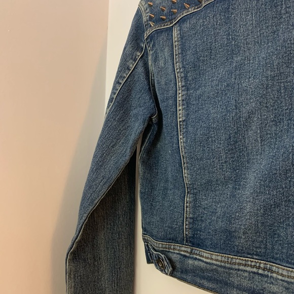 Blue Denim Jacket With Spikes on Shoulders - Picture 8 of 9